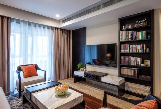 别再做电视墙了，现在有钱人都这么放电视，大气实用，有创意