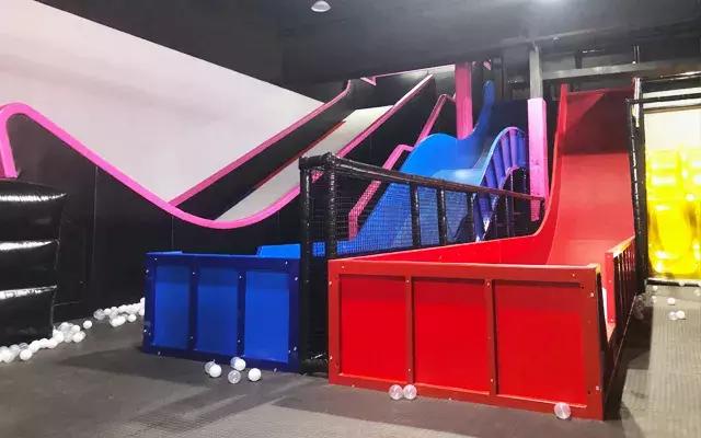 「高能live蹦床馆」中秋特惠！门票买就送！办卡好礼送不停