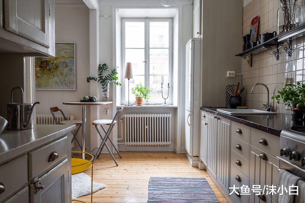 闺蜜小户型36平，2㎡卫生间装“子母”花洒，姑姑直夸：好看！