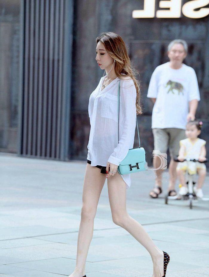 摄影-＂透明薄纱装＂给人一种＂朦胧美＂，性感撩人又不失时尚感