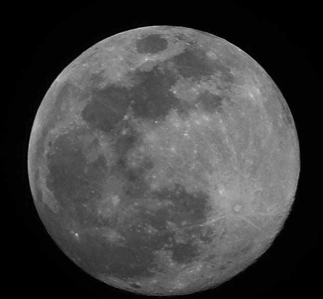 今年最后一次超级月亮