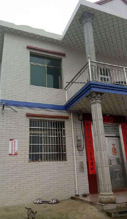 二哈見主人歸來興奮過頭，從二樓跳下來，60斤哈士奇砸暈67歲主人