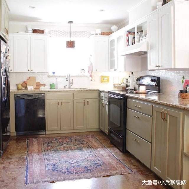 新房住好几年，这装修70年都不过时，卧室换新墙纸，感觉更美了！