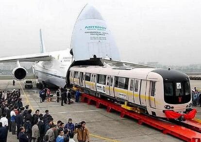 全球最大的飞机, 世界上仅此一架可运输火车, 加满油需200万
