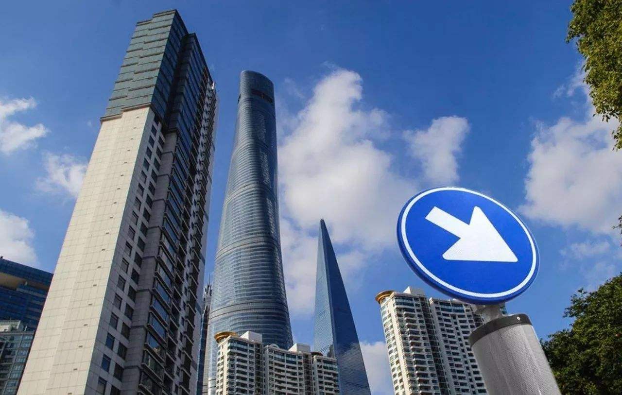 房企为何疯狂买地？透露了一个信号，未来楼市会这么走