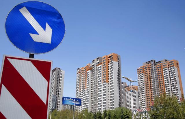 房價下跌2萬，炒房客寧砸房也不降價，李嘉誠：炒房不可取