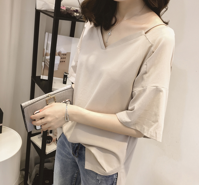 去年的上衣别穿了，今年新出的棉麻T恤，好穿不过时