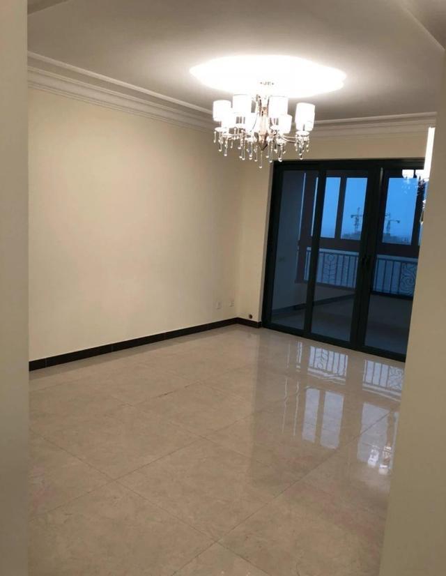 图省事买126㎡精装房，效果如何？朋友吐槽：买精装房的胆都大！