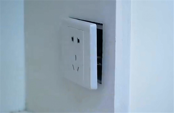 墙上插座松动不好用，教你一招，不花一分钱，比新的还牢固