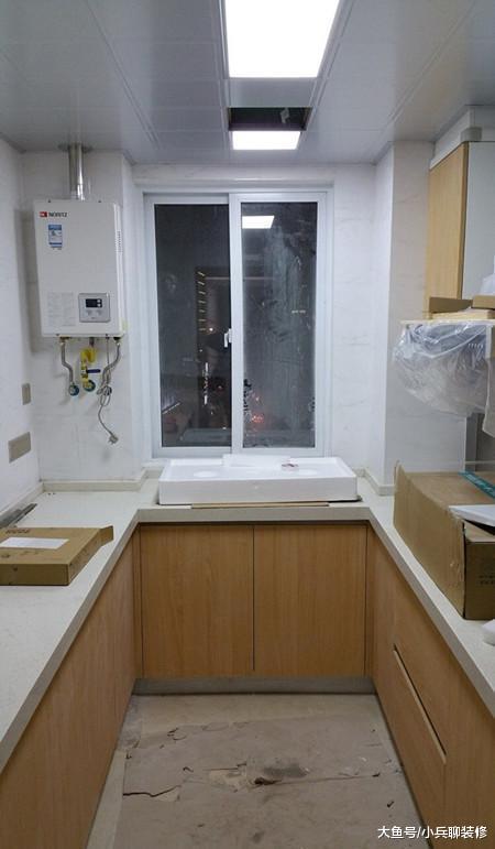 女儿在朋友圈晒木工父亲给打的全屋家具，网友们：泪奔了！