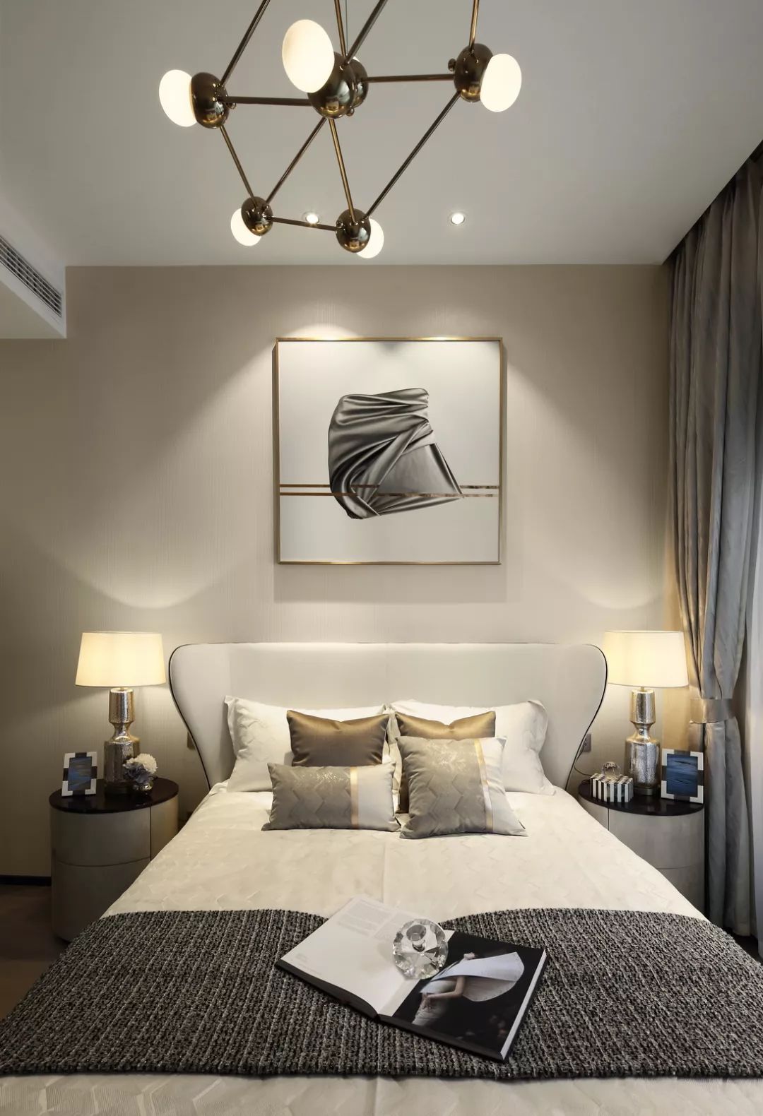 247㎡现代轻奢，素色+圆弧线条，档次优雅！