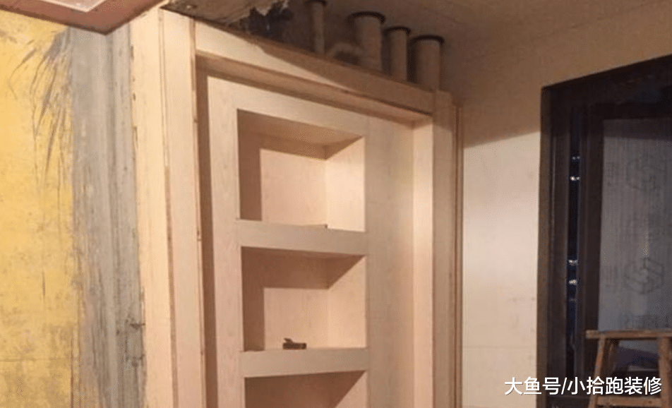 水管沒包完，都算到1000多塊了，以至于業主直說陽臺不包了