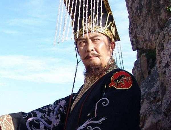 他是我国史上最长寿的帝王，儿子比他先死，只能将位置传给孙儿