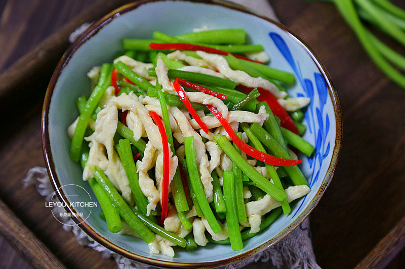 减肥也可以吃得很好，10分钟小炒，肉丝嫩滑，每一口都汁水丰富