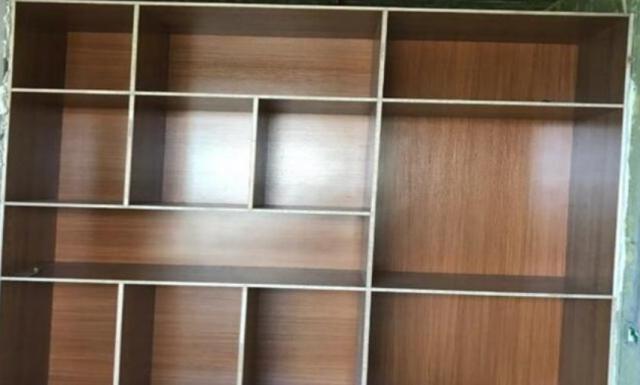 柜子还在做，师傅就说不用验收了，看到他指的位置，我明白了