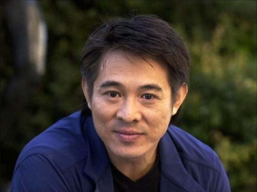 李连杰四位女儿婷婷玉立，他简直就是中国版的“国民岳父史泰龙”！