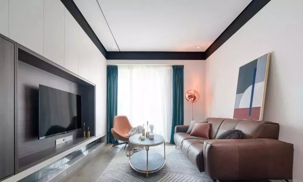 现代轻奢风小户型二居室，加入黄铜更有质感