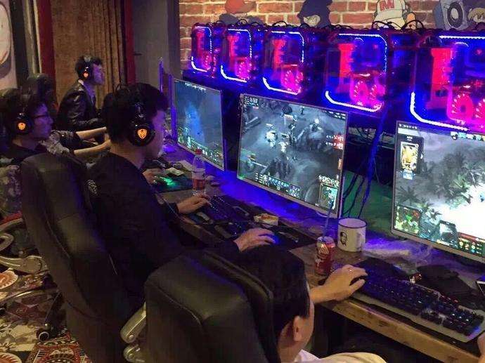 211学姐苦劝：要想考上好大学，高中三年尽量别碰这3件事！