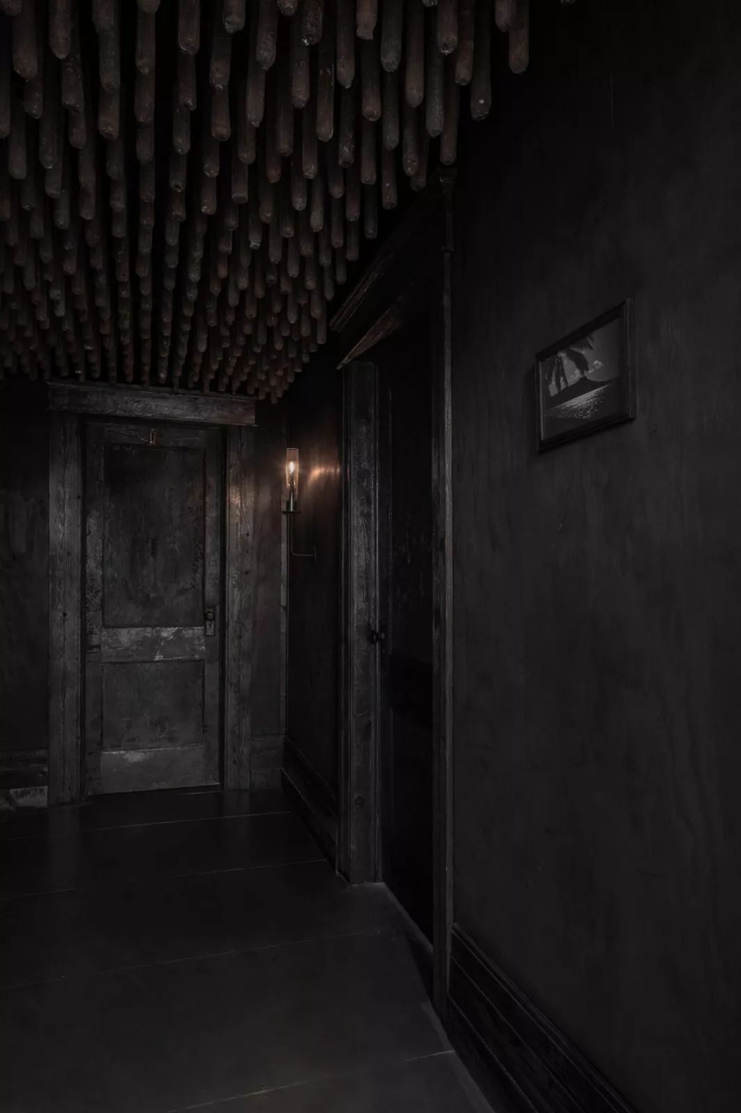 Anders Ruhwald：将废弃的底特律建筑改造成全黑装置