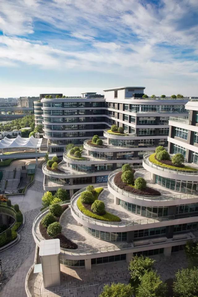 购物中心新比拼：争夺消费者“黄金”2小时