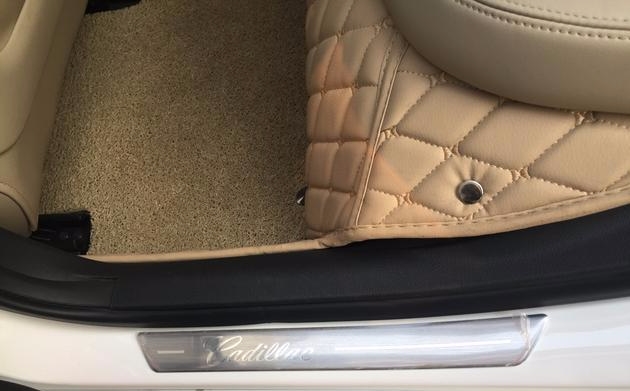 朋友圈都晒凯迪拉克暴跌12万，车主：当年我买的还是豪华版！