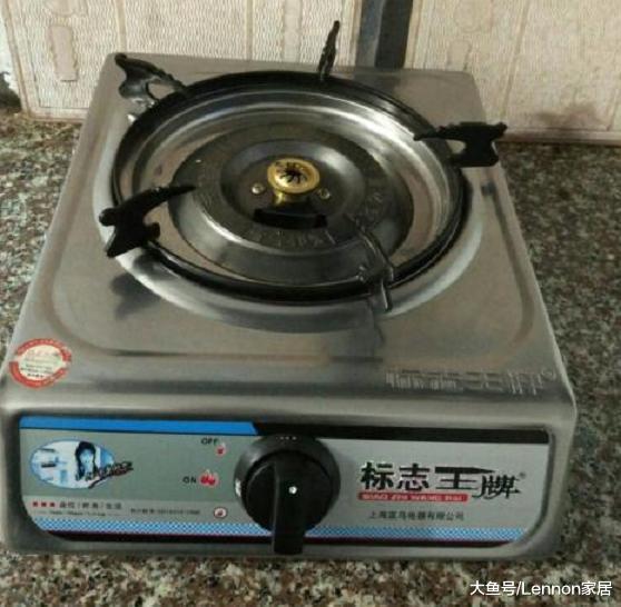 厨房灶台又脏又难清洗，不如学学这3个妙招，轻松去油污