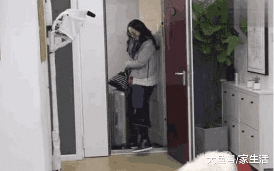 带你参观韩雪的房子，她其实是个科技达人，家里装了很多“机关”