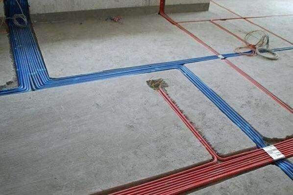 越来越多人家里布电线不开槽,他们更爱用这种代替,师傅都夸聪明