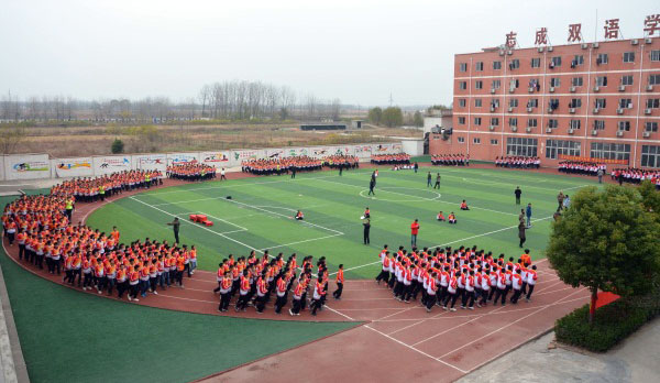 初中生跑操，这3个瞬间相当“尴尬”，最后简直女生噩梦