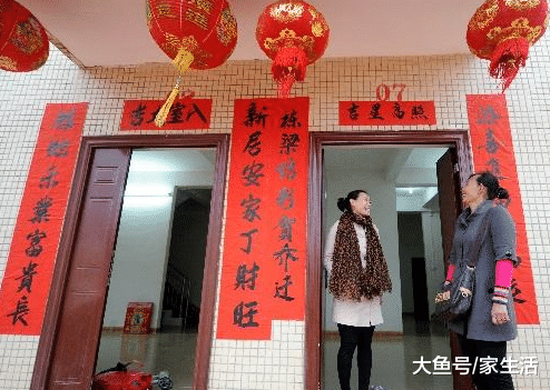 家门口切记别放这些东西, 财神见了不进门, 有钱人都懂避开
