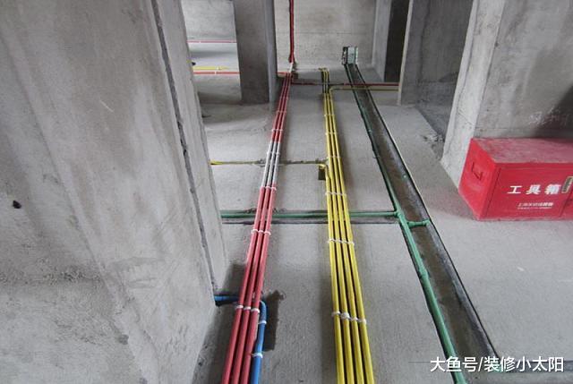越来越多人装修水电不开槽了，听老电工说完，后悔发现太晚了