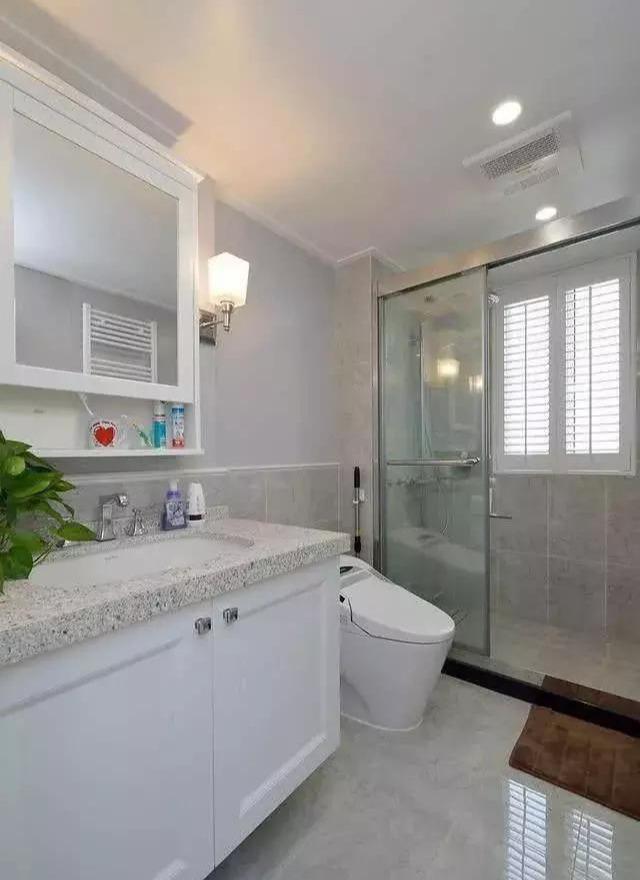 家里不要装这个颜色的地板，入住三个月每天做卫生