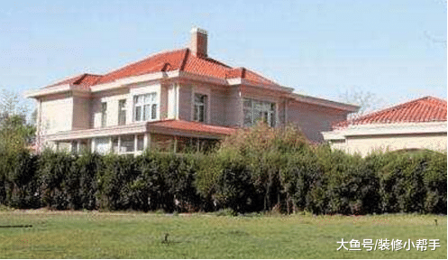 老戏骨王刚老师的豪宅，一家人住在独栋大别墅，周边环境真好