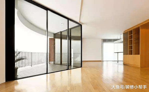 抛弃阳台推拉门的设计，采用了这种设计，整个小区就你家最好看