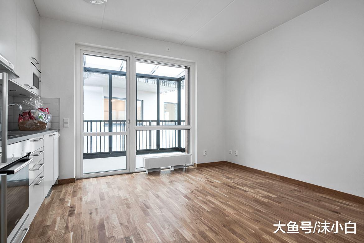 表妹堅持買26平小戶型，小到可憐！一入陽臺明白了，忍不住曬曬！