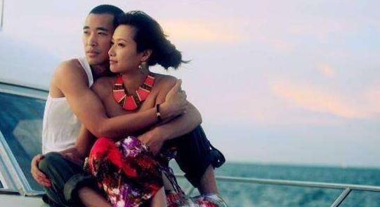 與黃立行愛情長跑9年修成正果？ 徐靜蕾微博露餡