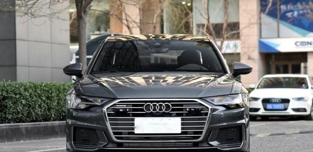 第八代奥迪A6正式上市，价格没少涨，想买的排量却没了