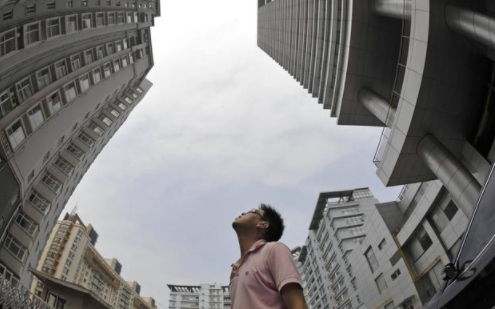 过来人告诉你，城里买房和农村盖房，哪个过的更好？有人悔不当初