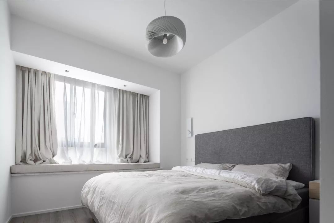 98m2黑白灰三居室，年轻人喜欢的时尚简约风！