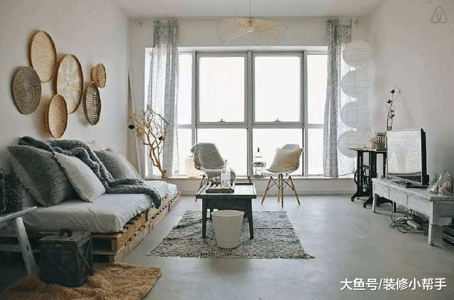 头一次看到这种工业风地板设计，应用在普通家庭，效果也不错