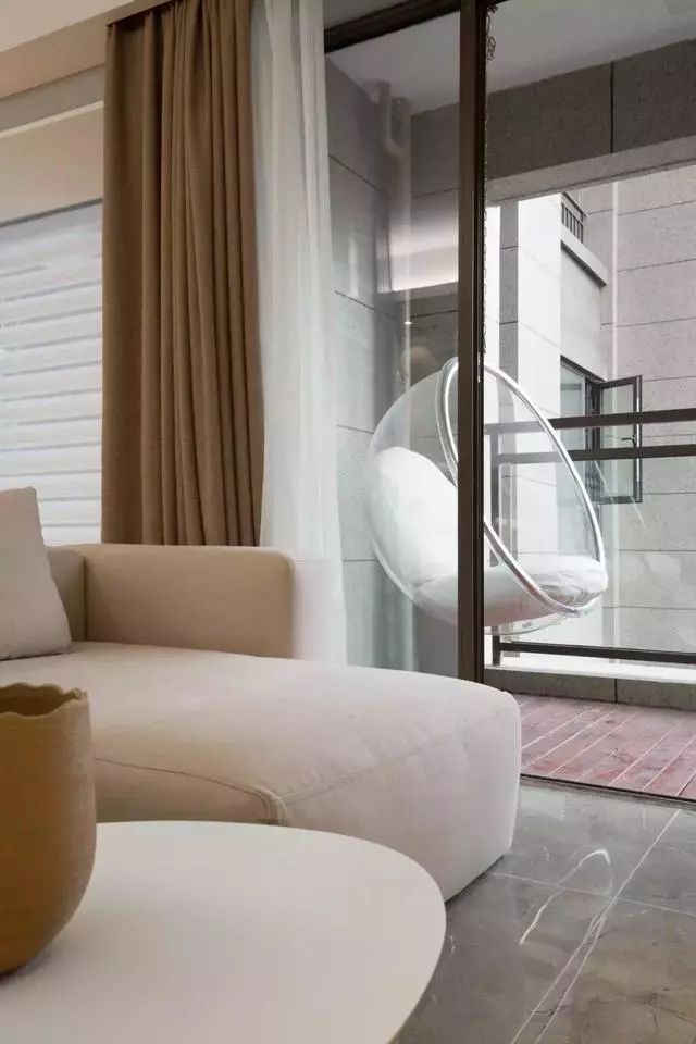 82平现代简约两居室，客餐厨三合一开放式设计，时尚又通透！