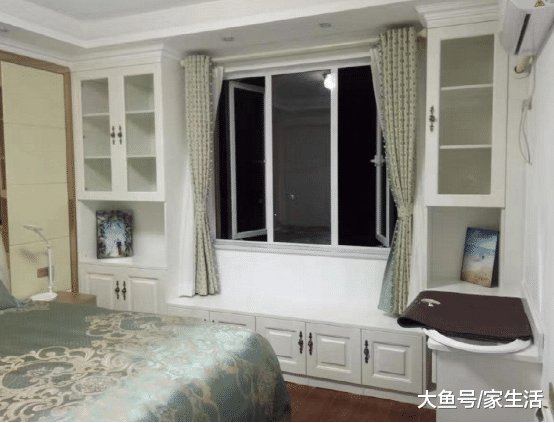 飘窗万万要这样装修，半点空间也不会浪费，看完真想回家拆了重装