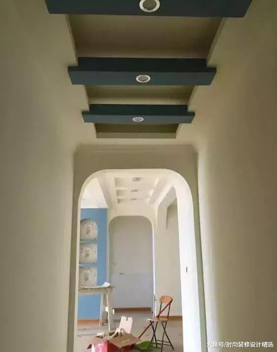 媳妇在装修公司上班，家里装修全是她弄的，阳台榻榻米太赞了！