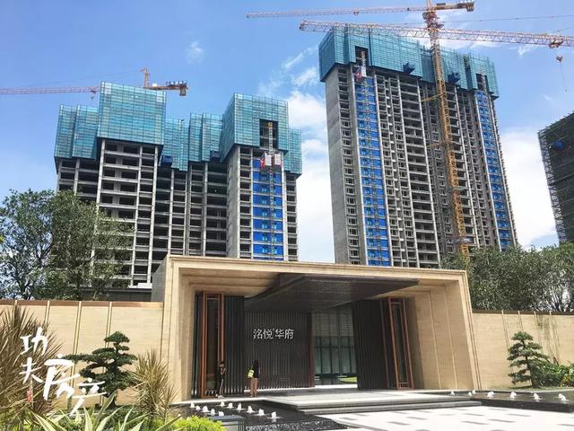 封顶了才开售楼部！华侨城新盘吹风2.1-2.2万/平！最小121平