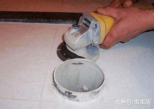 新房装修好入住两年，卫生间越来越臭，师傅一看才说漏装了它