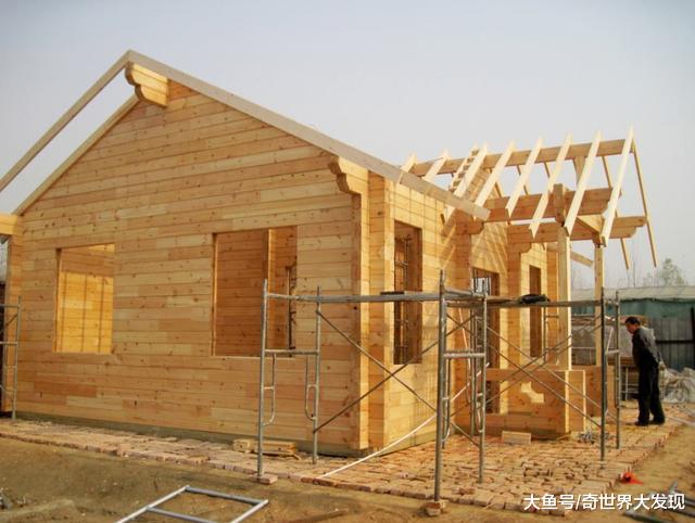 为什么混凝土那么坚固，美国人盖房子却不用，而是用木头呢？