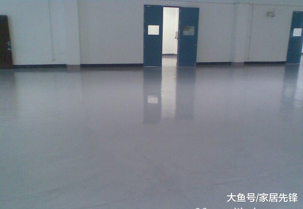 越来越多人家里不铺瓷砖了，如今都喜欢这样做，既省钱又好看