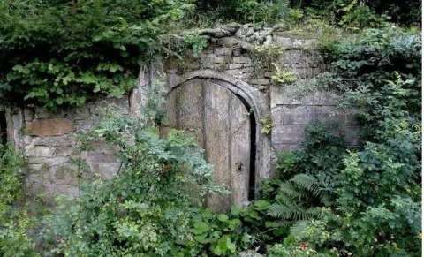 “人体伪装术”，每个场景都有一个没穿衣服的美女，你能找到吗？