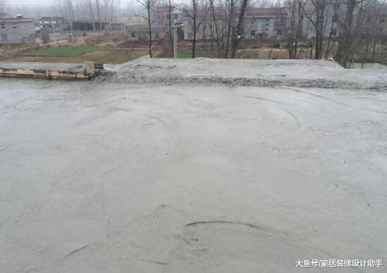 25万建三层加简装, 被邻居们嘲讽丑到没朋友, 气得我直咬牙没出撒气