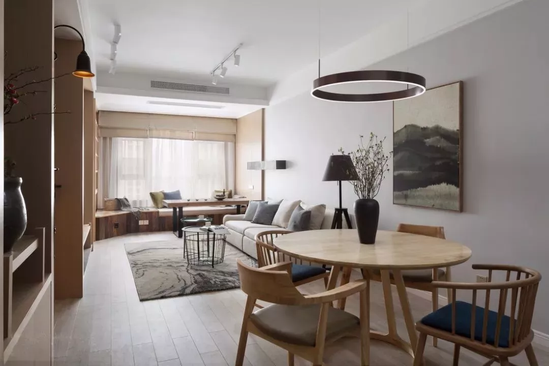 家里有两个阳台的，可以把客厅阳台改成这些模样